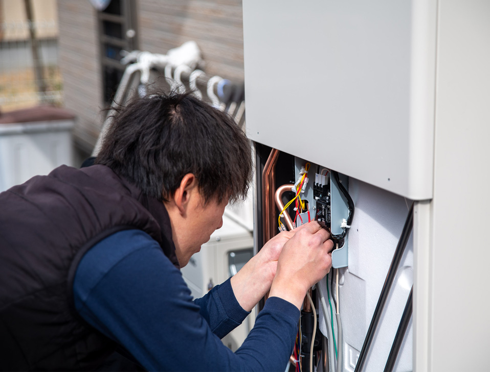 電気工事士の様子